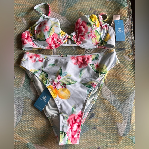 Cupshe floral bikini - Picture 2 of 2